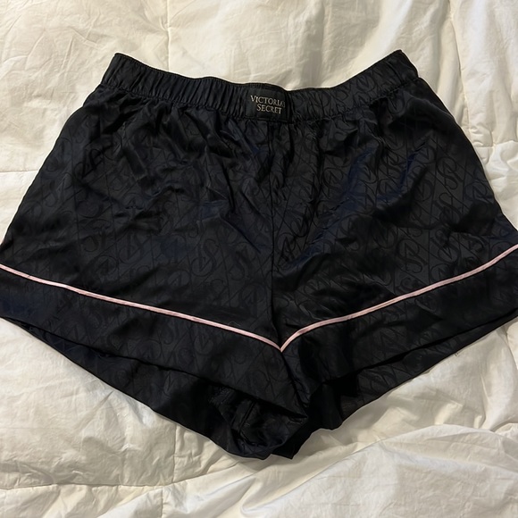 Victoria’s Secret Pink and Black Set - Picture 3 of 4